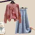 レッド/ニットセーター+ブルー/スカート
